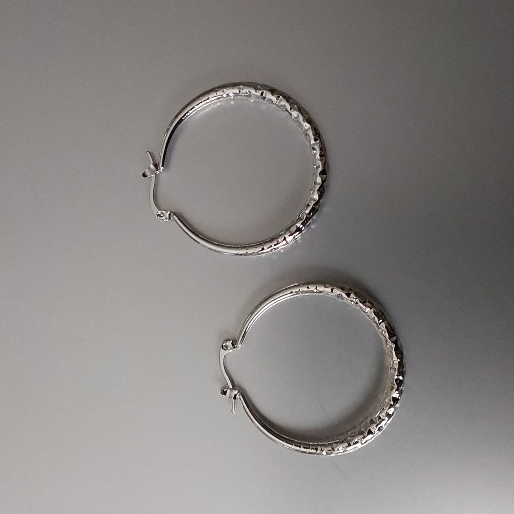 Minimalist  Round Hoops  Silver tone HP